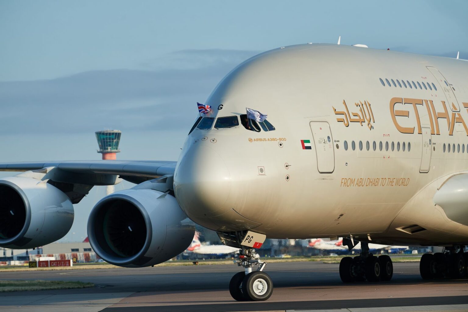الاتحاد للطيران تحتفل بعودة طائراتها الايرباص A380 مع أولى رحلاتها من أبوظبي إلى لندن