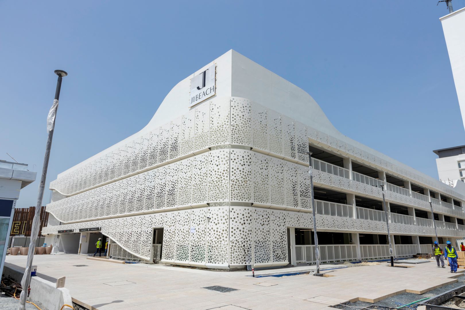 منتجع “جي 1 بييتش” في دبي .. مشروع بحري جديد في “جميرا بيتش فرونت”