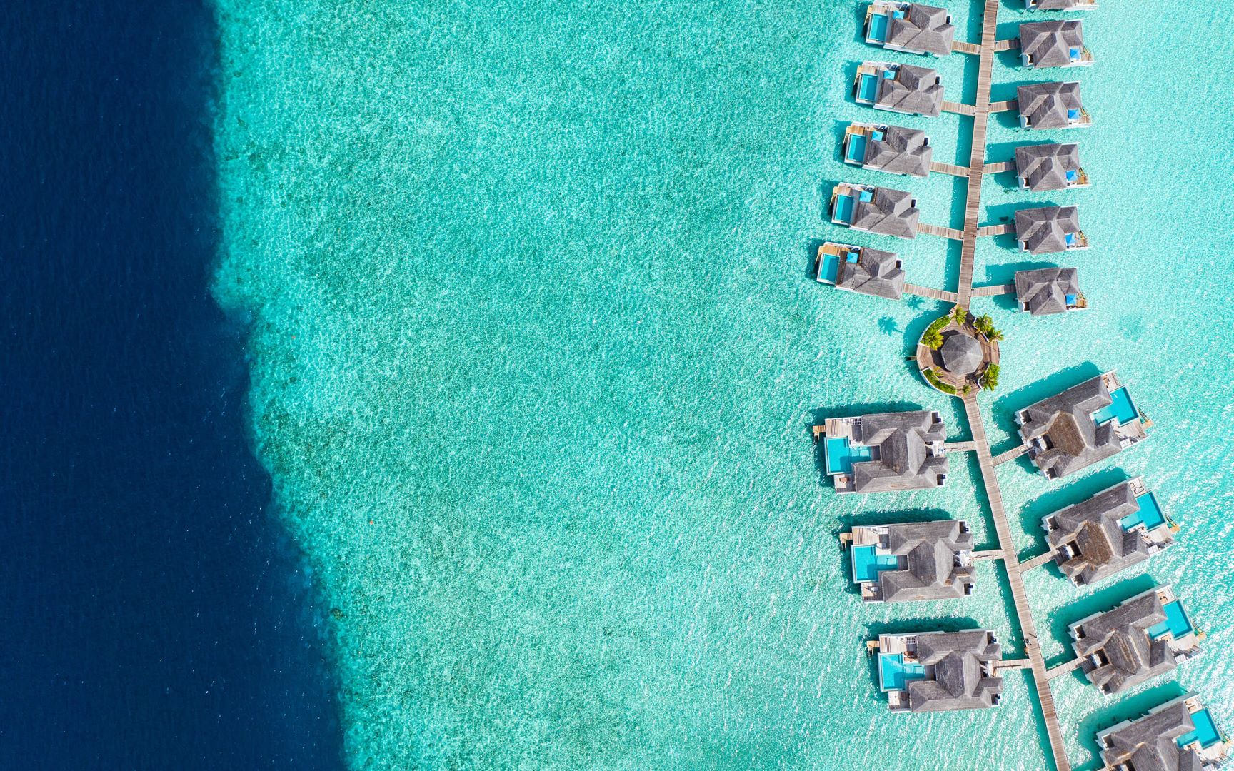 منتجع فينولهو .. الملاذ الآسر على شاطئ جزر با أتول في المالديف