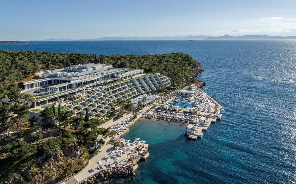 فندق فورسيزونز أستير بالاس أثينا Four Seasons Astir Palace Hotel Athens ملاذ الفخامة الإغريقية بين التاريخ والبحر