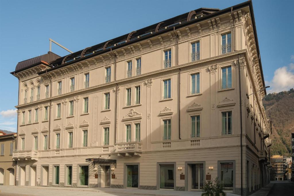 أيقونة الضيافة تعود للحياة: إعادة افتتاح فندق “Palazzo San Gottardo” في كومو.. دمج ساحر بين التاريخ العريق والفخامة المعاصرة